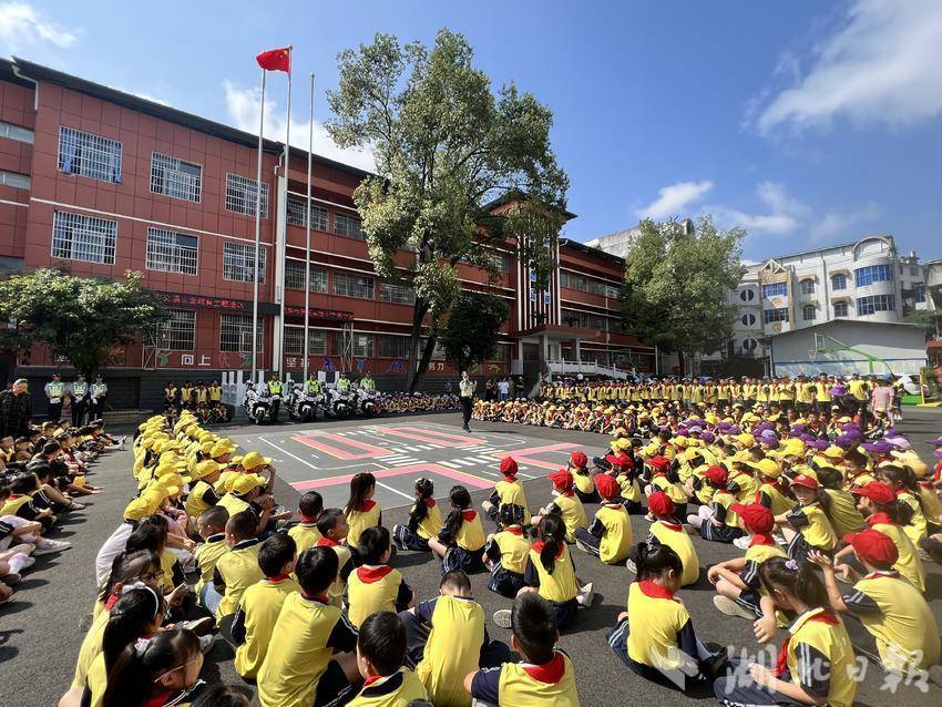 澳门游戏平台1.996